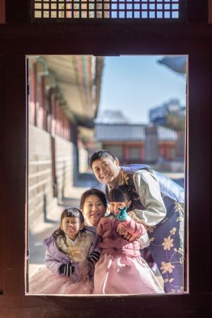 Gyeongbokgung-korea-family-portraits-122