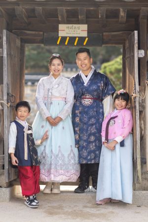 Namsangol-korea-family-portraits-135